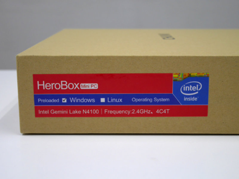 CHUWI HeroBox 外箱スペック記載ステッカー