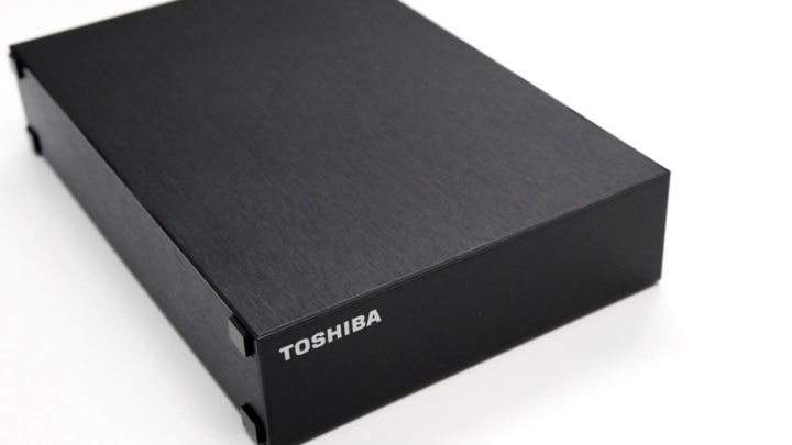 TOHSHIBA Canvio Desktop HD-TDA4U3の外観